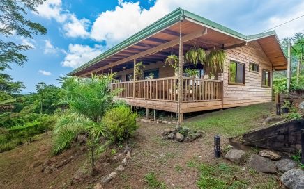 1.7 ACRES – 4 Bedroom Home with Guesthouse With Amazing Ocean View and River Access!!!