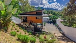 Contemporary fully equipped home with scenic mountain views in Dominical.