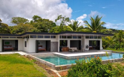 10 ACRES – 3 Bedroom Stunning Modern Home With Pool & Ocean View!!!