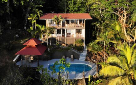 CASA DE LATA – 3 Bedroom, Big property, ocean view & quiet!