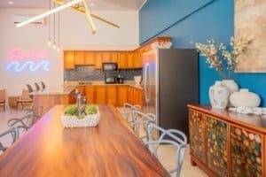 Modern kitchen and dining space with vibrant decor in Uvita.