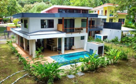 0.33 ACRES – 5 Bedrooms, 2 Brand New Luxury Homes in Uvita, Minutes From Beaches and Services, Wooded Lot, Year Round Stream, Private And Fully Furnished, Ready to Move!!!