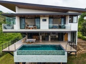 Contemporary house with infinity pool and ocean view in Dominical.