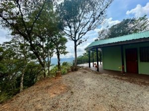 Cozy cabin with ocean and valley views near Dominical, Costa Rica.