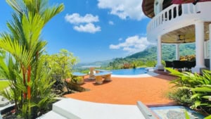 Elegant home with ocean and mountain views in Dominical, Costa Rica.
