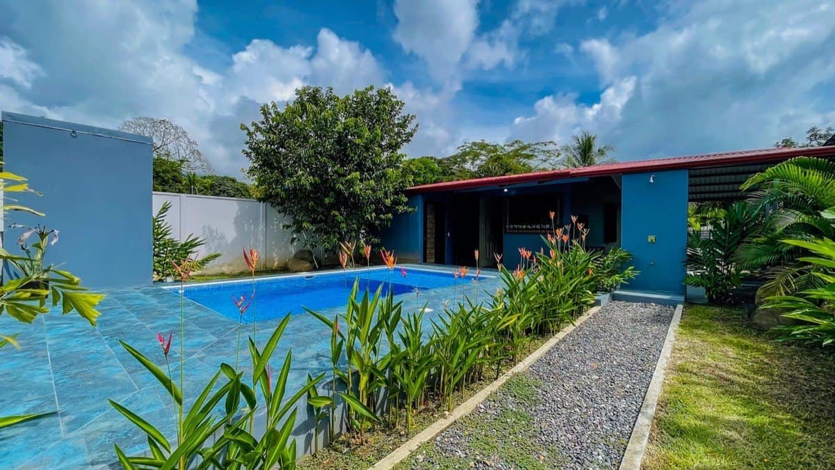 Beautiful home with private pool and lush garden in Dominical.