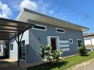 Contemporary 3-bedroom house near Dominical with Airbnb potential.