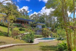 Spacious mountain retreat home with pool and panoramic views in Dominical.
