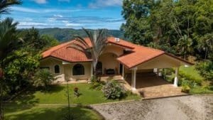 Beautiful 4-bedroom luxury home with ocean and mountain views in Dominical.